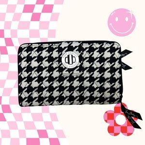 VERA BRADLEY MIDNIGHT HOUNDSTOOTH Turn Latch Wallet, black & white